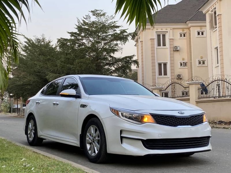 Thumbnail 5 of 2016 Kia Optima